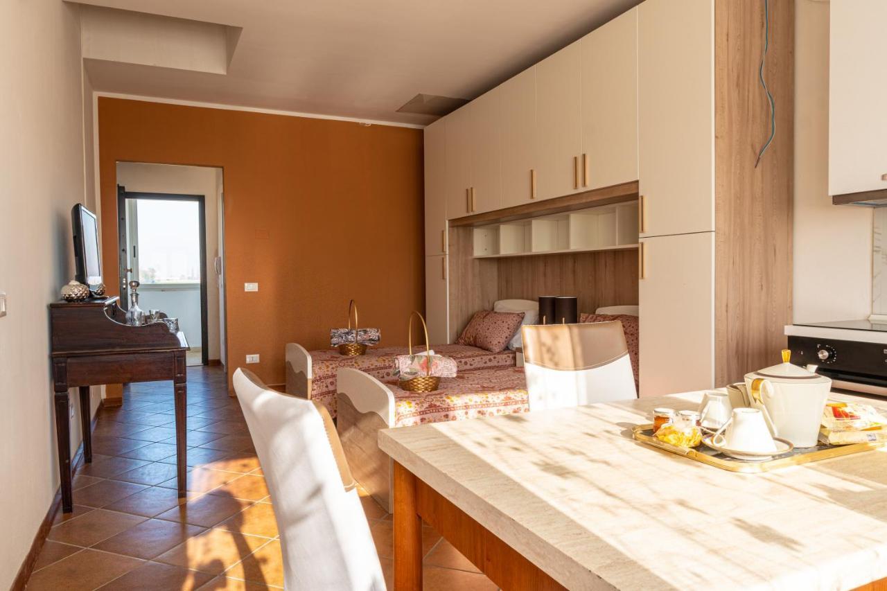 Gold Oasi - Business Solution Aparthotel Ferrara Exterior foto