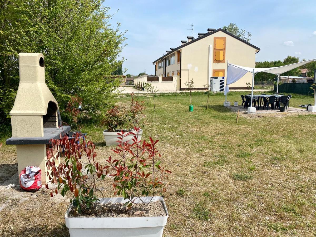 Gold Oasi - Business Solution Aparthotel Ferrara Exterior foto
